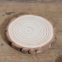 Dessous de verre en bois découpé